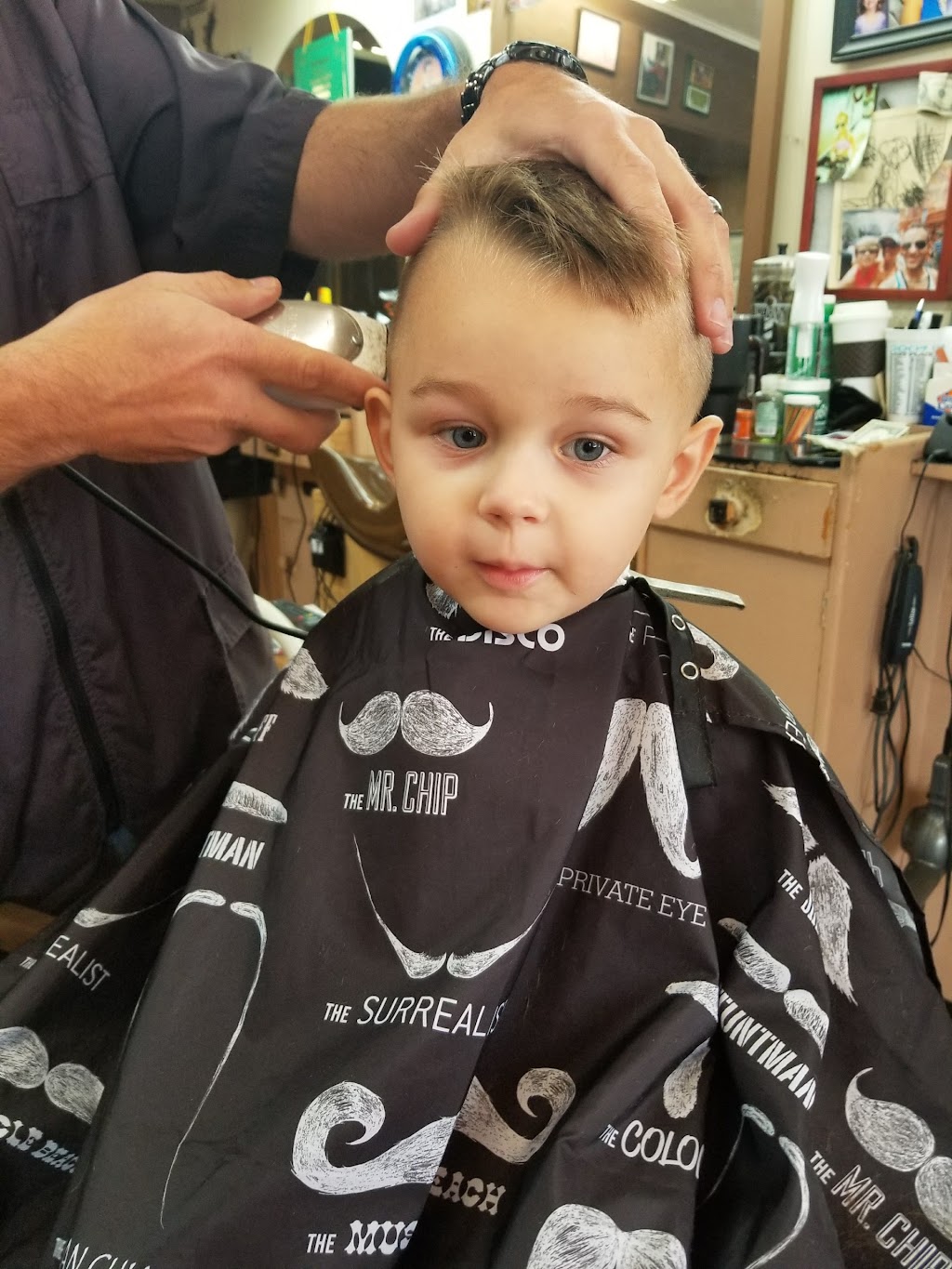Montgomery Barber Shop | 244 2nd Ave, Gallipolis, OH 45631 | Phone: (740) 446-0073