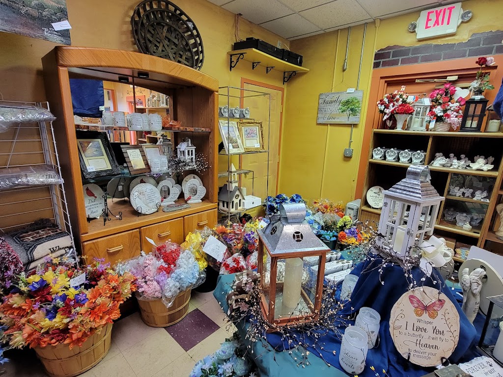 Treasure Chest Florist & Gift Shop | 109 S High St, Mt Orab, OH 45154 | Phone: (937) 444-3940