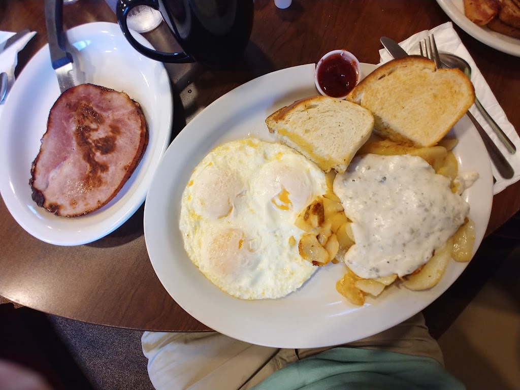 Lulus Diner | 114 E College Ave, Bluffton, OH 45817 | Phone: (419) 369-5858