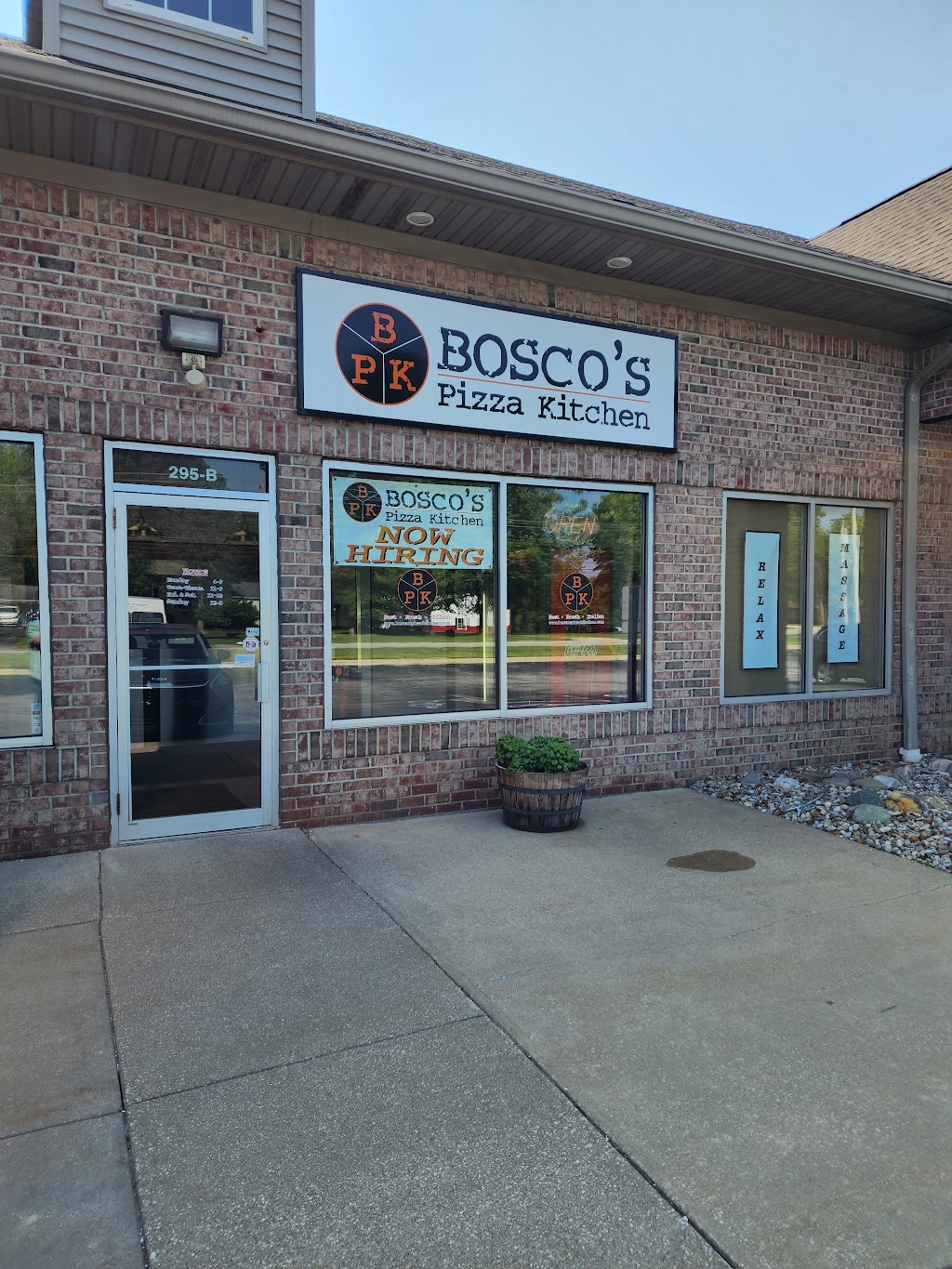 Boscos Pizza Kitchen | Pizza Wadsworth | 295 Weatherstone Dr Ste B, Wadsworth, OH 44281 | Phone: (330) 331-5522