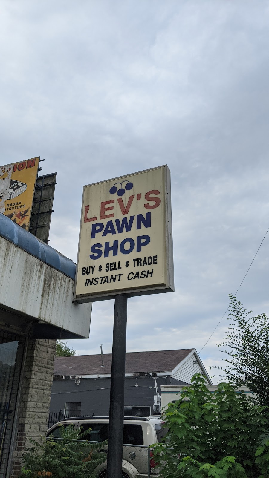 Levs Pawn Shop | 785 E Hudson St, Columbus, OH 43211 | Phone: (614) 261-7500