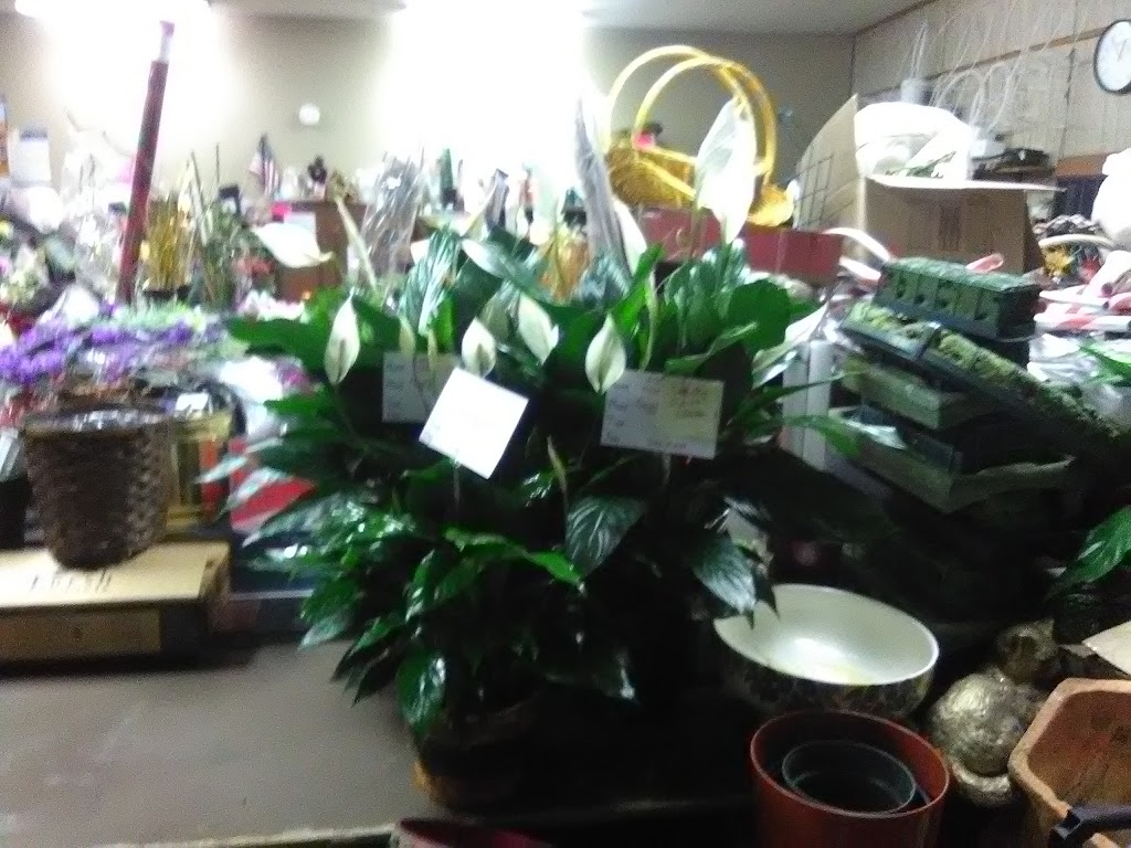 Stromas Flowers & Gift Shop & Monuments LLC | 1901 N Gettysburg Ave, Dayton, OH 45417 | Phone: (937) 279-2204
