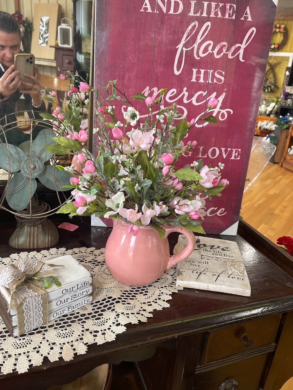 Jessicas Attic Floral | 219 N Market St, Waverly, OH 45690 | Phone: (740) 947-7054