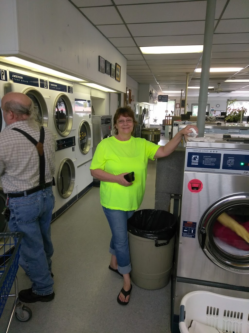 Southside Laundry | 117 Melmore St, Tiffin, OH 44883 | Phone: (419) 447-5289