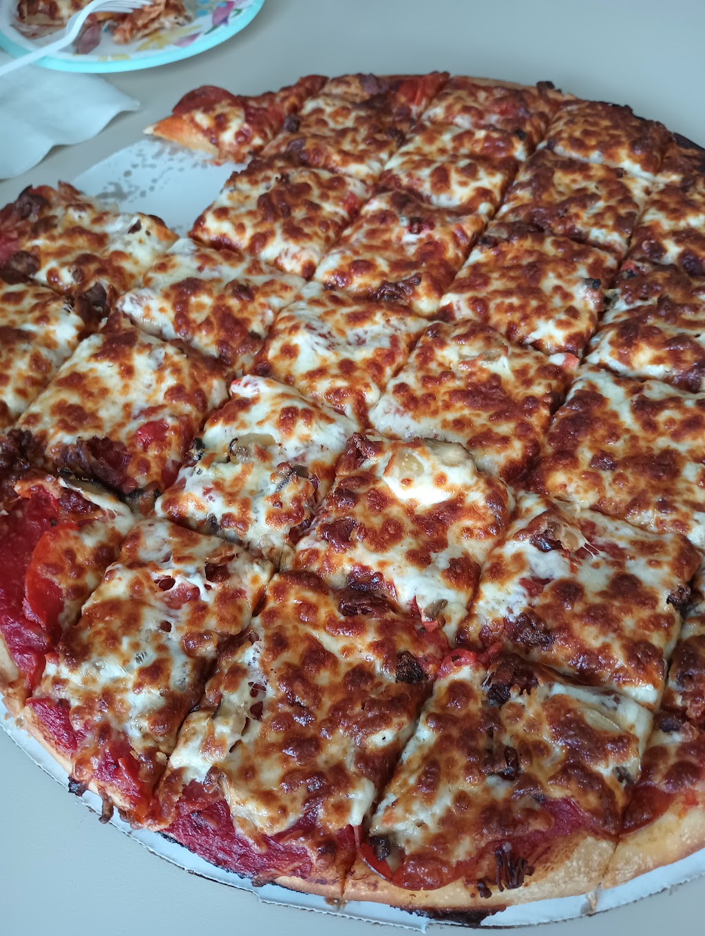 Fans Pizza | 112 N Westminster St, Waynesfield, OH 45896 | Phone: (419) 568-3323