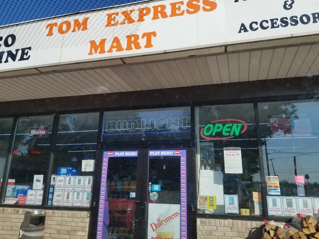 Toms Express Mart | 7529 Fairground Rd, Blanchester, OH 45107 | Phone: (937) 783-2332