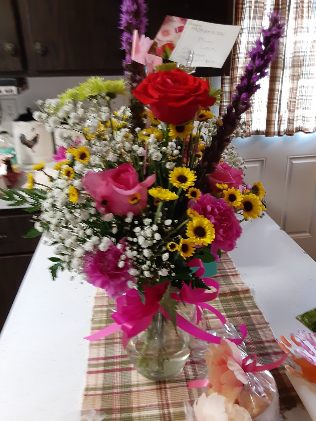 Flowers By Love Inc | 3450 S Hamilton Rd, Columbus, OH 43232 | Phone: (614) 863-0151